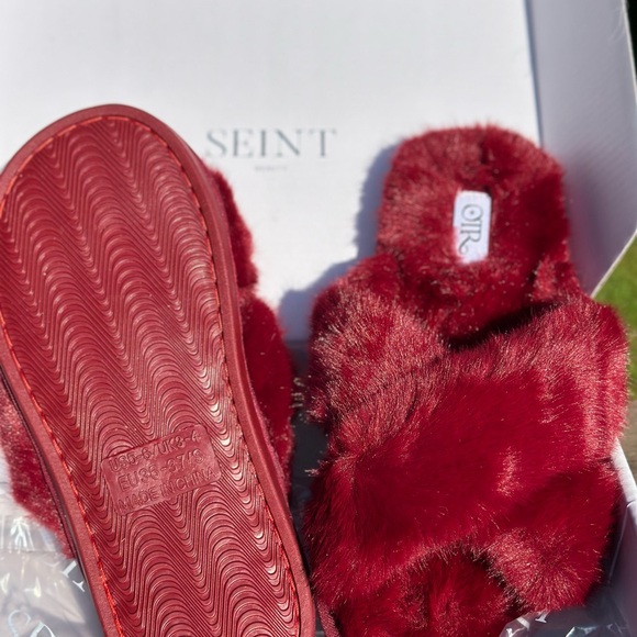 Seint Red Faux Fur Slippers - Picture 2 of 2